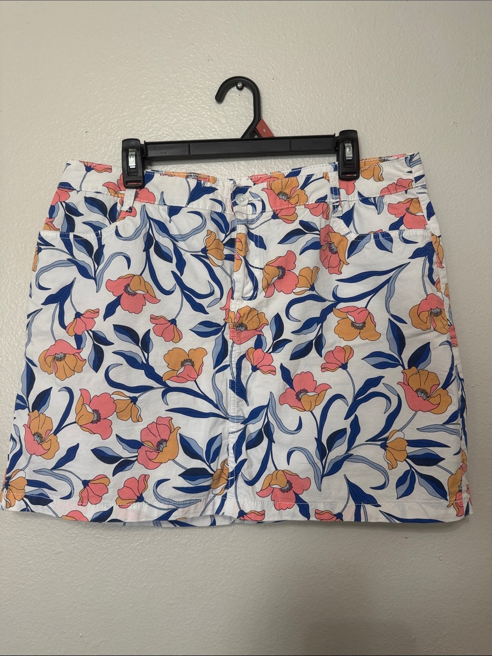 Floral  white mini skort